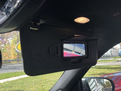 Certified 2022 Mercedes-Benz GLB 250 4MATIC image 11