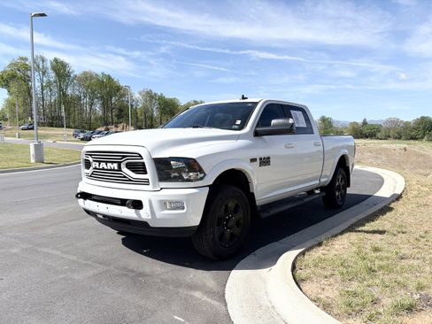 Used 2018 RAM 2500 Big Horn w/ Sport Appearance Group AWD/4WD image 3