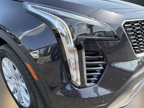 Certified 2022 Cadillac XT4 Luxury w/ Cold Weather Package FWD image 11