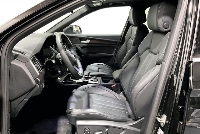 Used 2025 Audi Q5 2.0T Premium Plus w/ Premium Plus Package AWD/4WD image 19