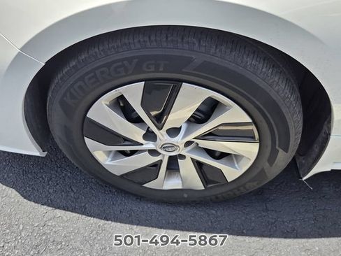Used 2024 Nissan Altima 2.5 S FWD image 6