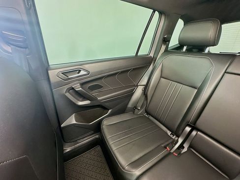 Used 2023 Volkswagen Tiguan SE R-Line image 12