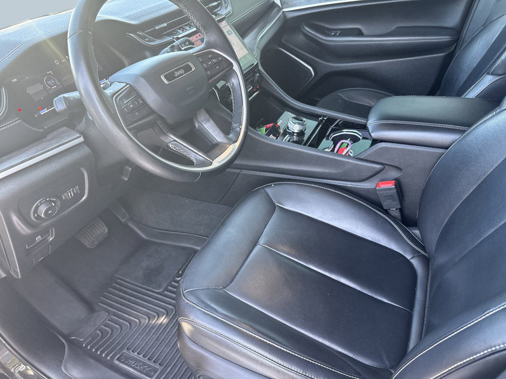 Used 2022 Jeep Grand Cherokee L Limited w/ MOPAR Finishing Package AWD/4WD image 9