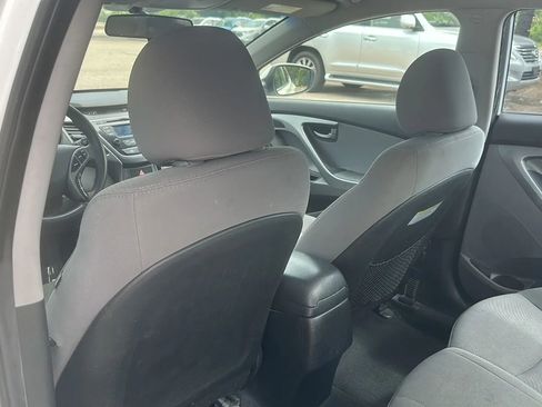 Used 2014 Hyundai Elantra SE FWD image 15