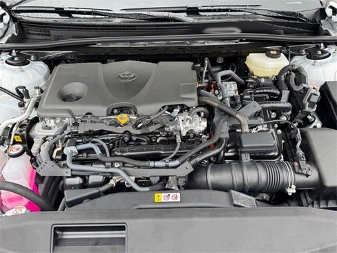 Used 2025 Toyota Camry SE w/ Convenience Package image 12