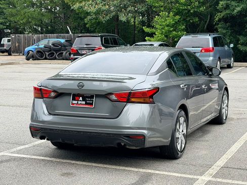 Used 2024 Nissan Altima 2.5 S FWD image 5
