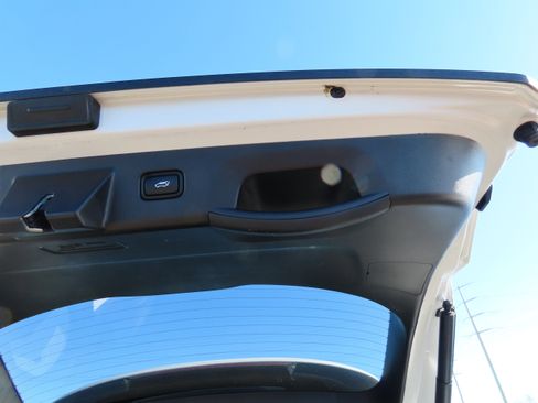 Used 2023 Hyundai Tucson Limited w/ Cargo Package image 19