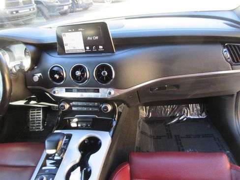 Used 2019 Kia Stinger GT2 image 30