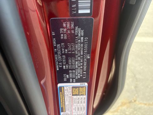 Used 2026 Kia Carnival FWD image 32