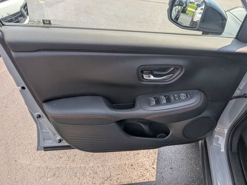 Used 2025 Honda HR-V Sport image 14