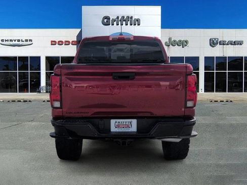 Used 2025 Chevrolet Colorado W/T w/ WT Custom Package AWD/4WD image 8
