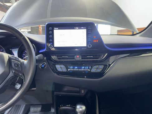 Used 2020 Toyota C-HR XLE FWD image 15
