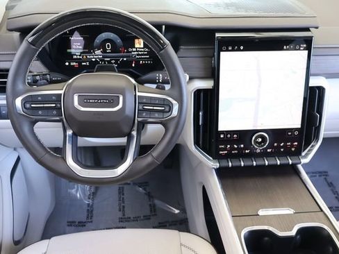 Used 2024 GMC Acadia Denali w/ Super Cruise Package AWD/4WD image 18