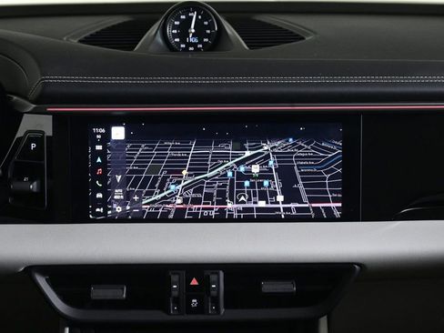 Certified 2025 Porsche Macan Electric image 15