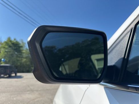 Used 2023 Chevrolet Equinox LT image 31
