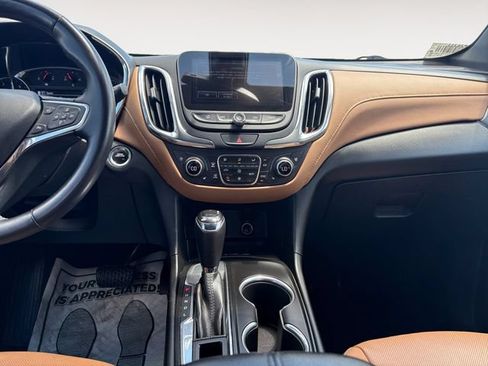 Used 2018 Chevrolet Equinox Premier FWD image 11