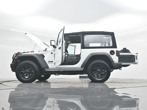 Used 2024 Jeep Wrangler Sport AWD/4WD image 45