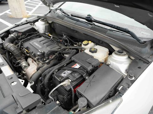 Used 2016 Chevrolet Cruze LT FWD image 32