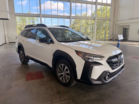 Used 2024 Subaru Outback Premium AWD/4WD image 1