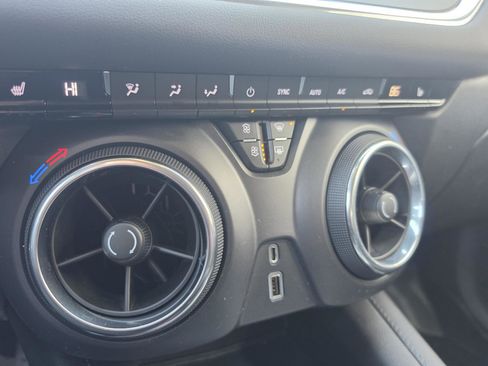 Used 2022 Chevrolet Blazer LT AWD/4WD image 8