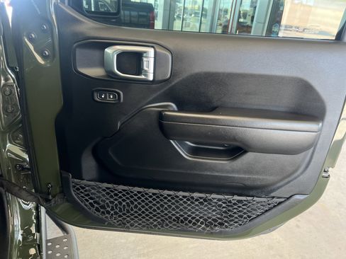 Used 2021 Jeep Wrangler Unlimited Willys image 13