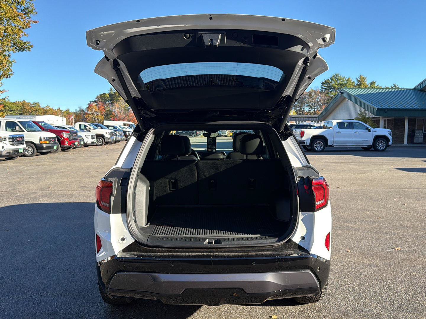 New 2027 GMC Terrain AT4 w/ Convenience Package III AWD/4WD image 18