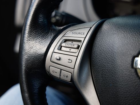 Used 2014 Nissan Altima 2.5 SV image 25