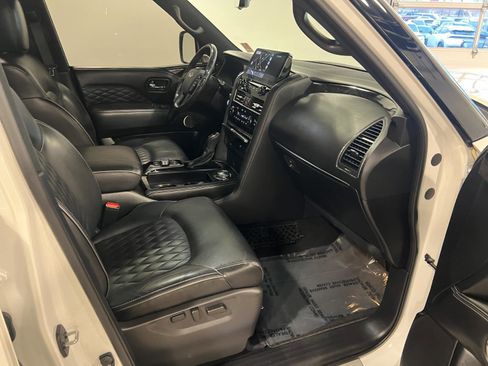 Used 2024 INFINITI QX80 Sensory image 45