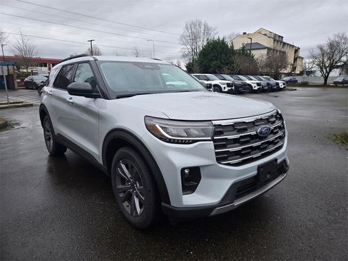 New 2026 Ford Explorer Active image 3