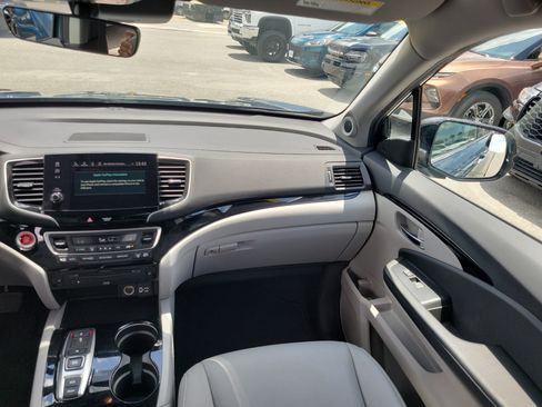 Used 2020 Honda Pilot Touring image 9