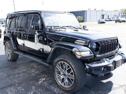Used 2024 Jeep Wrangler High Altitude AWD/4WD image 5