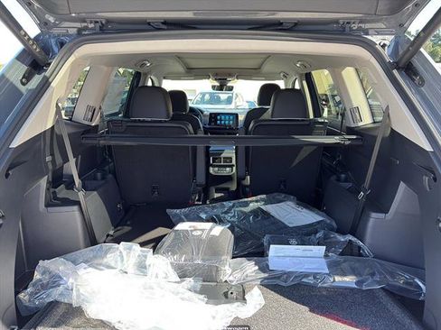 New 2026 Volkswagen Atlas SEL Premium R-Line AWD/4WD image 13