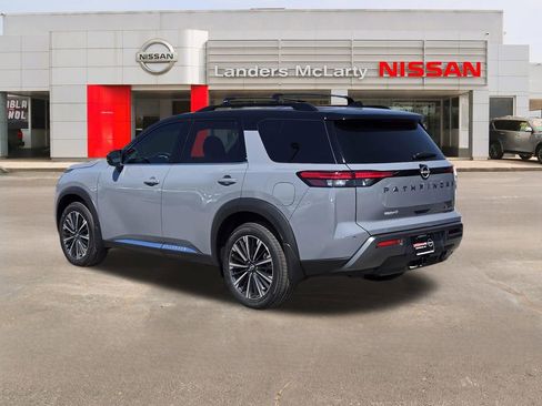 New 2026 Nissan Pathfinder Platinum FWD image 5