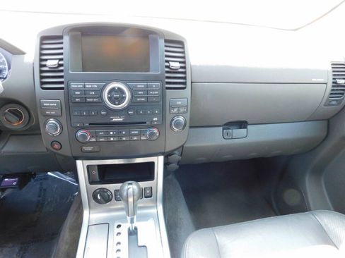 Used 2011 Nissan Pathfinder Silver AWD/4WD image 9
