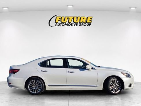Used 2016 Lexus LS 460 w/ Comfort Package RWD image 4