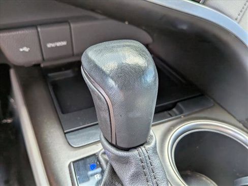 Used 2022 Toyota Camry SE w/ Audio Upgrade Package FWD image 11