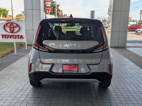 Used 2023 Kia Soul LX w/ LX Technology Package image 9