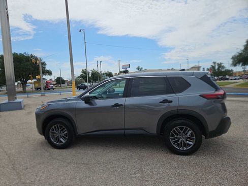 Used 2023 Nissan Rogue S AWD/4WD image 5