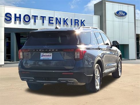 New 2025 Ford Explorer Active w/ Active Comfort Package image 8