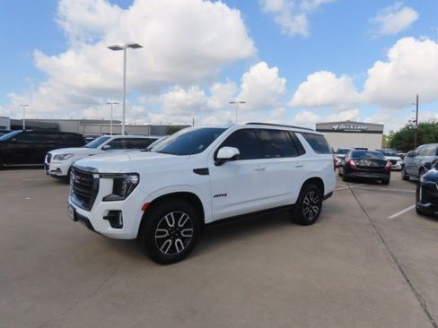 Used 2024 GMC Yukon AT4 w/ AT4 Premium Package AWD/4WD image 2