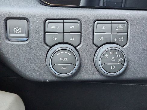 New 2026 Chevrolet Silverado 2500 ZR2 image 16