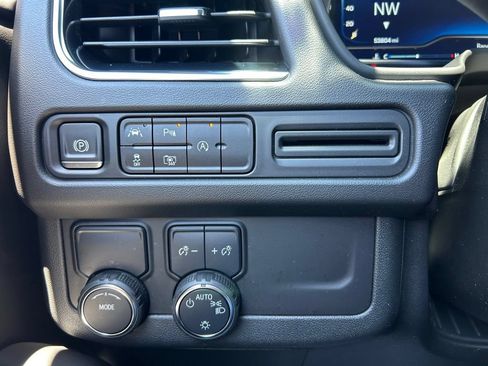 Used 2024 Chevrolet Suburban RST w/ Luxury Package RWD image 59