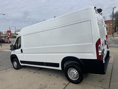Used 2025 RAM ProMaster 2500 w/ Convenience Group FWD image 5