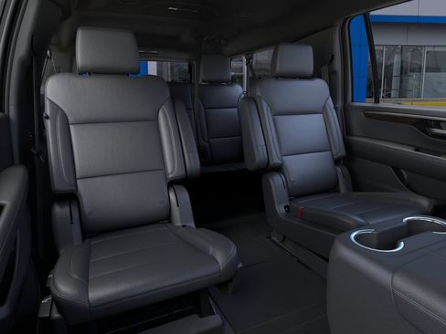 New 2026 Chevrolet Suburban LT w/ Comfort Package AWD/4WD image 17