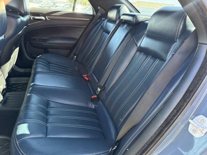Used 2014 Chrysler 300 S RWD image 19