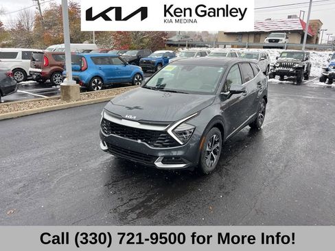 Used 2025 Kia Sportage EX image 3