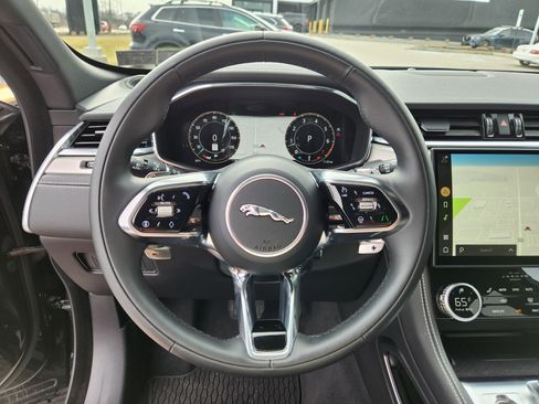 Certified 2026 Jaguar F-PACE R-Dynamic S image 18