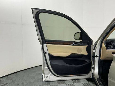 Used 2017 BMW X3 sDrive28i RWD image 19