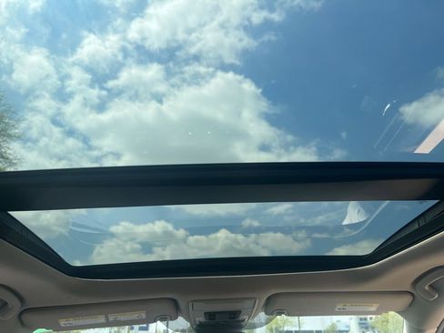 Used 2024 Honda Pilot Touring image 24