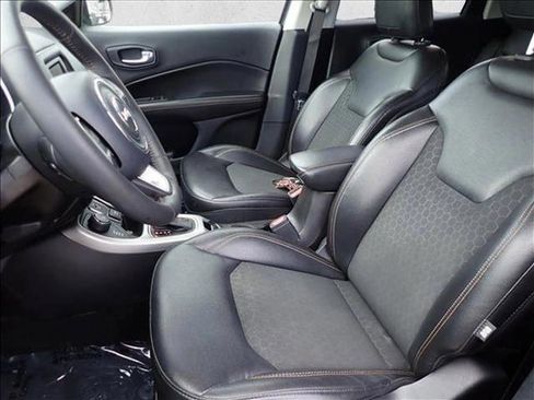 Used 2018 Jeep Compass Latitude w/ Cold Weather Group AWD/4WD image 11